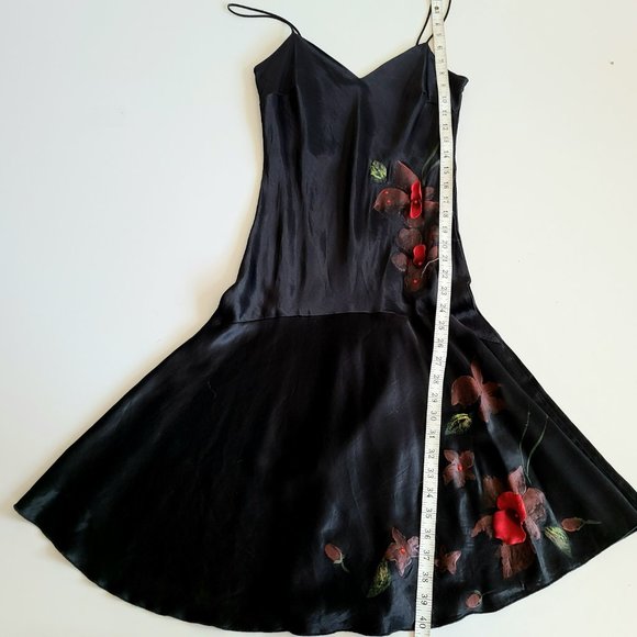 Black silky dress with painted red flowers. - Picture 10 of 11